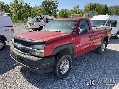 2003 Chevrolet Silverado 2500HD 4x4 LS Pickup Truck