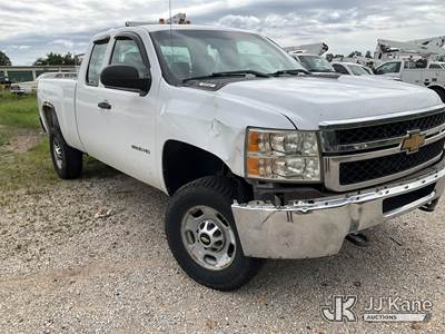 2012 Chevrolet Silverado 2500HD Extended-Cab Pickup Truck