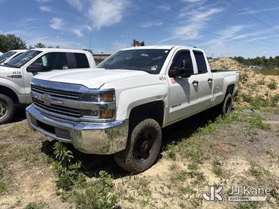 2015 Chevrolet Silverado 2500HD 4x4 Extended-Cab Pickup Truck