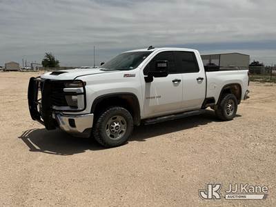 2024 Chevrolet Silverado 2500HD 4x4 Extended-Cab Pickup Truck