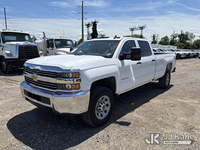 2017 Chevrolet Silverado 2500HD 4x4 Crew-Cab Pickup Truck