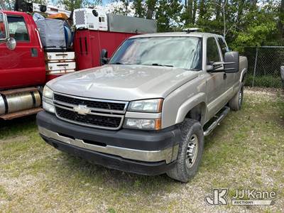 2006 Chevrolet Silverado 2500HD Extended-Cab Pickup Truck