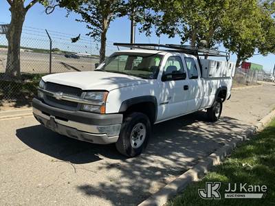 2003 Chevrolet Silverado 2500HD Extended-Cab Pickup Truck