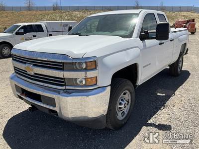 2017 Chevrolet Silverado 2500HD 4x4 Extended-Cab Pickup Truck