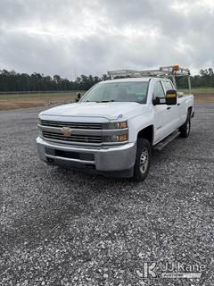 2015 Chevrolet Silverado 2500HD Crew-Cab Pickup Truck