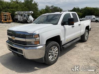 2015 Chevrolet Silverado 2500HD 4x4 Extended-Cab Pickup Truck