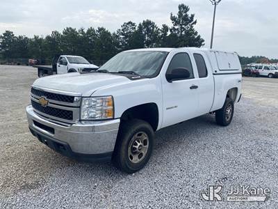 2013 Chevrolet Silverado 2500HD Extended-Cab Pickup Truck