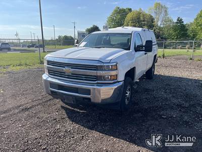 2015 Chevrolet Silverado 2500HD Extended-Cab Pickup Truck