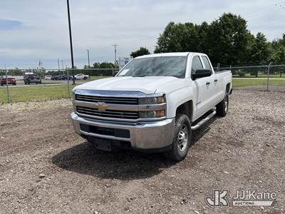 2015 Chevrolet Silverado 2500HD Extended-Cab Pickup Truck