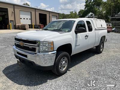 2013 Chevrolet Silverado 2500HD 4x4 Extended-Cab Pickup Truck