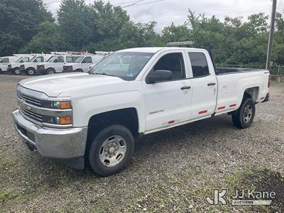 2015 Chevrolet Silverado 2500HD Extended-Cab Pickup Truck