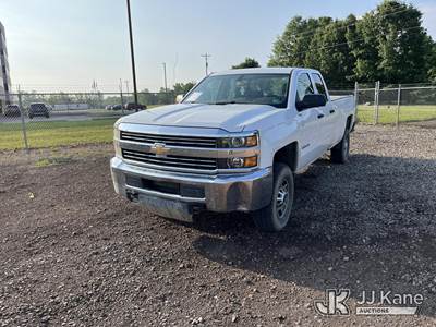 2018 Chevrolet Silverado 2500HD 4x4 Extended-Cab Pickup Truck