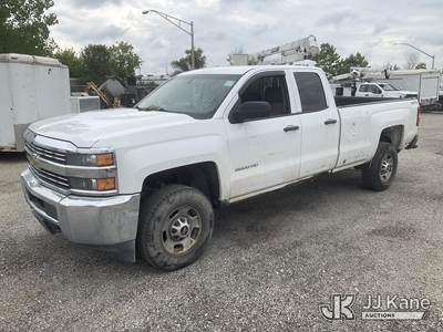 2015 Chevrolet Silverado 2500HD 4x4 Extended-Cab Pickup Truck