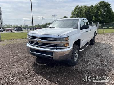 2015 Chevrolet Silverado 2500HD Extended-Cab Pickup Truck