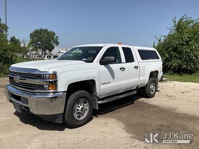 2016 Chevrolet Silverado 2500HD Double-Cab Pickup Truck