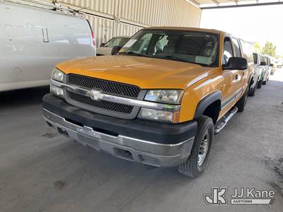 2004 Chevrolet Silverado 2500HD Crew-Cab Pickup Truck