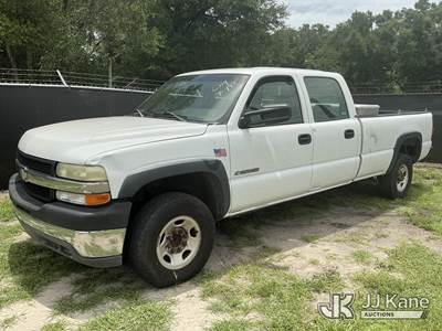 2002 Chevrolet Silverado 2500HD Crew-Cab Pickup Truck