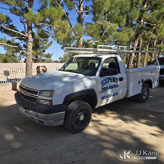 2005 Chevrolet Silverado 2500HD Service Truck
