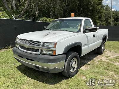 2004 Chevrolet Silverado 2500HD Pickup Truck