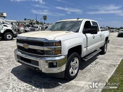 2015 Chevrolet Silverado 2500HD 4x4 Crew-Cab Pickup Truck