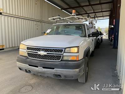 2005 Chevrolet Silverado 2500HD Service Truck