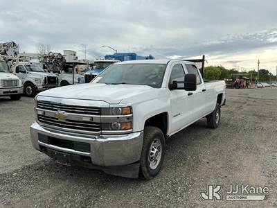 2015 Chevrolet Silverado 2500HD Crew-Cab Pickup Truck