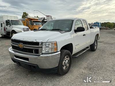 2013 Chevrolet Silverado 2500HD 4x4 Extended-Cab Pickup Truck