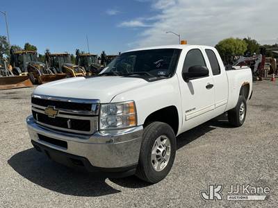 2013 Chevrolet Silverado 2500HD 4x4 Extended-Cab Pickup Truck