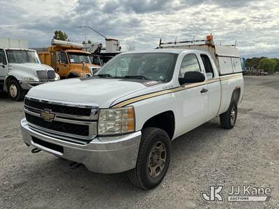 2011 Chevrolet Silverado 2500HD 4x4 Extended-Cab Pickup Truck