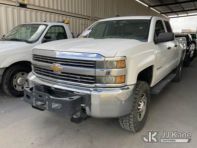 2015 Chevrolet Silverado 2500HD Crew-Cab Pickup Truck