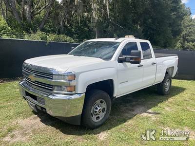 2015 Chevrolet Silverado 2500HD 4x4 Extended-Cab Pickup Truck