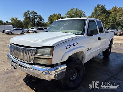 2003 Chevrolet Silverado 2500HD Extended-Cab Pickup Truck
