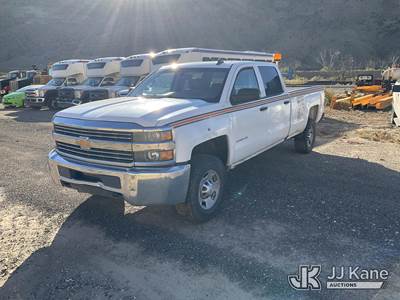 2016 Chevrolet Silverado 2500HD Crew-Cab Pickup Truck