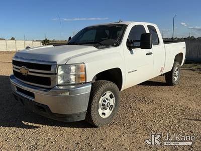 2013 Chevrolet Silverado 2500HD Extended-Cab Pickup Truck