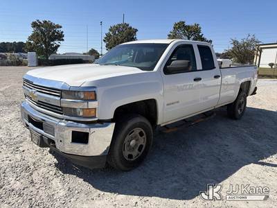 2015 Chevrolet Silverado 2500HD 4x4 Extended-Cab Pickup Truck