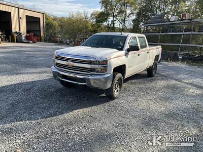 2018 Chevrolet Silverado 2500HD Crew-Cab Pickup Truck