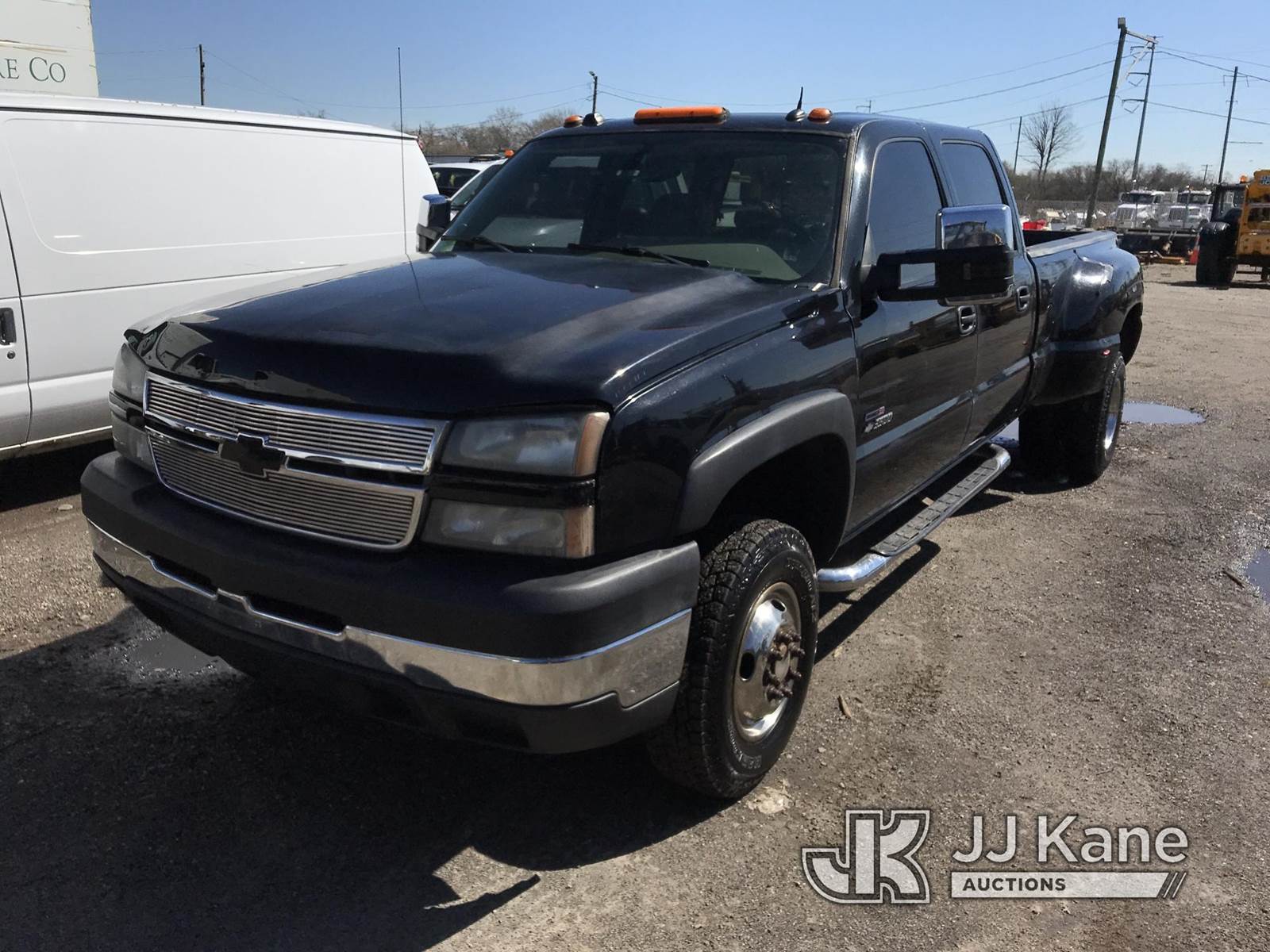 2005 Chevrolet Silverado 3500 4x4 CrewCab Dual Wheel Pickup Truck For