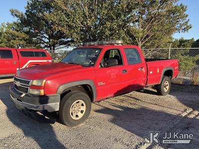 2006 Chevrolet Silverado 3500 4x4 Crew-Cab Pickup Truck