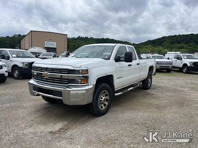 2015 Chevrolet Silverado 3500HD 4x4 Crew-Cab Pickup Truck
