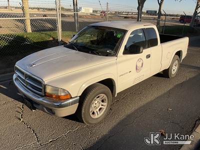 2002 Dodge Dakota Extended-Cab Pickup Truck