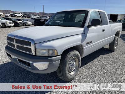 2001 Dodge Ram 2500 Extended-Cab Pickup Truck