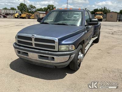2002 Dodge Ram 3500 Extended-Cab Dual Wheel Pickup Truck