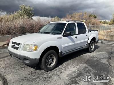 2004 Ford Explorer Sport Trac 4x4 4-Door Sport Utility Vehicle Pickup Truck