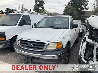 2004 Ford F-150 Regular Cab 2WD Pickup Truck
