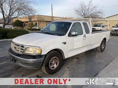 2000 Ford F-150 Extended-Cab Pickup Truck