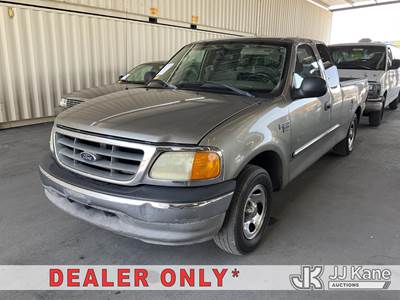 2004 Ford F-150 Heritage XL SuperCab Extended-Cab Pickup Truck