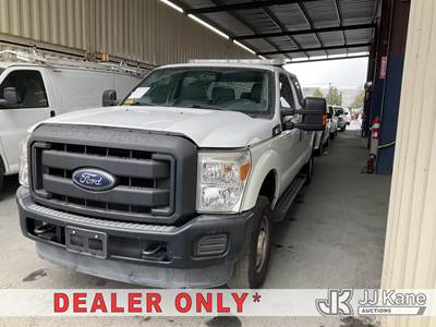2015 Ford F-250 SD Crew-Cab Pickup Truck