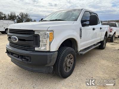 2017 Ford F-250 SD Crew-Cab Pickup Truck