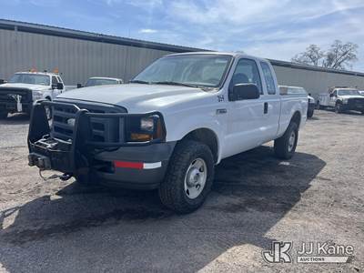 2006 Ford F250 4x4 Extended-Cab Pickup Truck