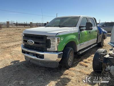2019 Ford F-250 SD Crew-Cab Flatbed Truck